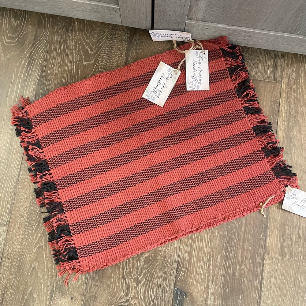 Red and Black Striped hand woven cotton placemats. Set of four - Picture 3 of 4